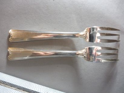 null TWELVE CAMBODGE model cake forks from ERCUIS silver plated metal (good condition)...