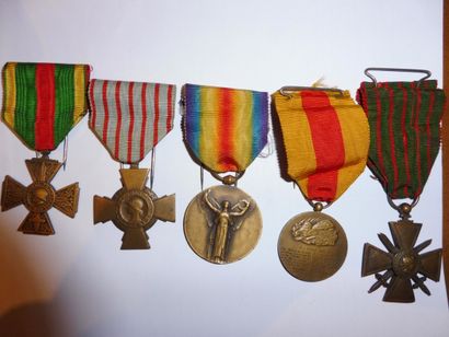 10 military MEDALS, some with their ribbon...