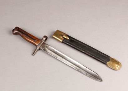 null Italian bayonet. Leather and brass sheath.