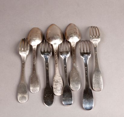 null FIVE FOURCHETTES and THREE SPoons in silver.
18th, 19th and 20th centuries....