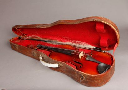 null MIRECOURT VIOLIN (Small accidents). 
 Early 20th century.
(358 mm)