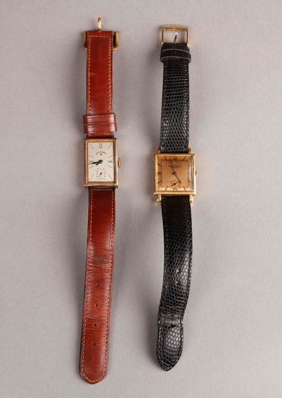 null Deux Montres bracelet cuir et boitier or :
JAEGER-LECOULTRE (n° 86024). Boitier...