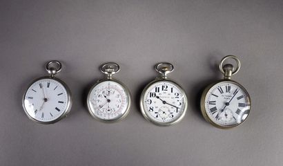 null Three silver pocket watches.

Joint: Metal pocket watch.