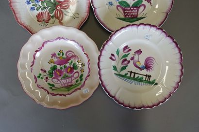 null Seven earthenware plates with edges contours with decoration of cocks and flowers....