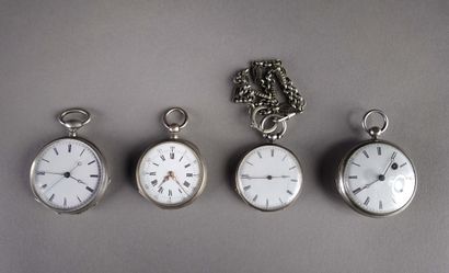 null Quatre montres de gousset en argent, chiffres romains.

(Petits accidents).