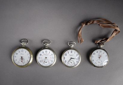  Trois montres de gousset en argent avec trotteuse à 6 heures (petits accidents)....