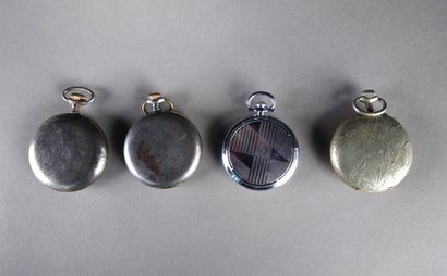 null Four metal pocket watches (accidents).