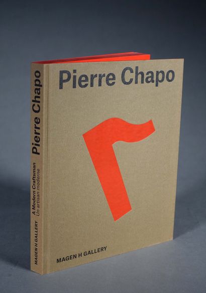 null [Designer]. Pierre CHAPO. A Moderne Craftsman-Un Artisan moderne. Magen H. Gallery,...
