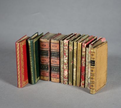  [Réunion de 13 petits volumes in-24 (9 x 6 cm). Huit volumes de pensées choisies...