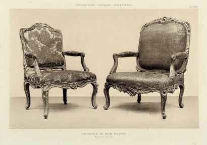 null Importante paire de fauteuils en bois mouluré et sculpté à dossier plat reposant...