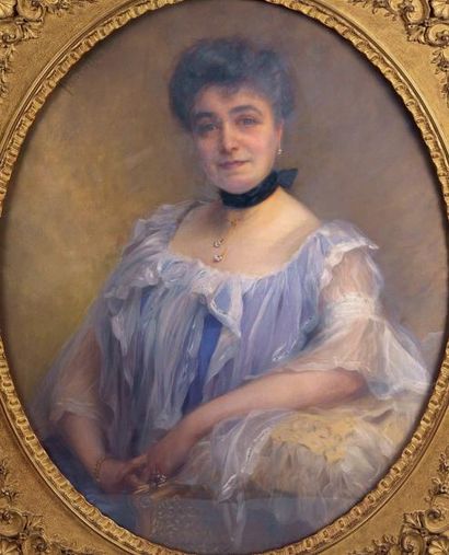 Paul CHABAS (1869 - 1937) Portrait de femme en buste Huile sur toile ovale. Signée...