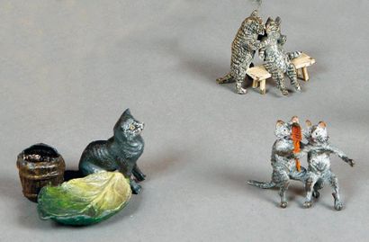 Trois groupes de chats en bronze et métal...