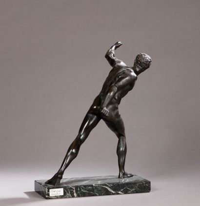 null Gladiateur Borghèse

Epreuve en bronze à patine brune.

XXe siècle.

H : 40...