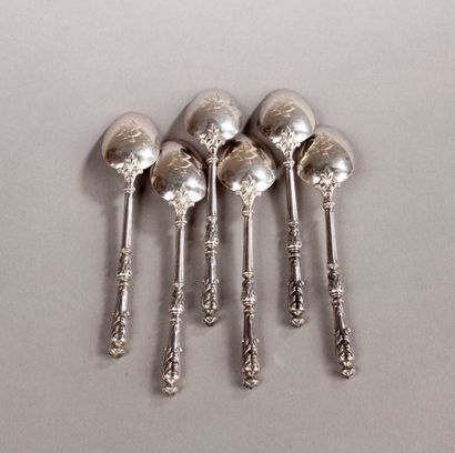 null SIX SMALL SPoons in silver with acanthus leaves decoration in Renaissance style.
Minerve...