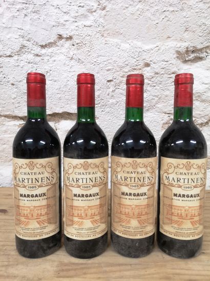 null 4 bouteilles Château MARTINENS - Margaux 1985 Etiquettes légèrement tachées....