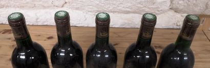 null 5 bouteilles Château BEYCHEVELLE - 4e Gcc Saint Julien 1990 Etiquetets légèrement...
