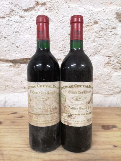 null 2 bouteilles Château CHEVAL BLANC - 1er Gcc (A) Saint-Emilion 1986 Etiquettes...