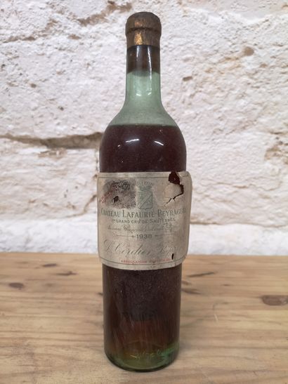 null 1 bouteille Château LAFAURIE-PEYRAGUEY - 1er Cc Sauternes 1938 Etiquette tachée...
