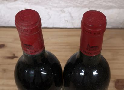 null 2 bouteilles Château CHEVAL BLANC - 1er Gcc (A) Saint-Emilion 1986 Etiquettes...