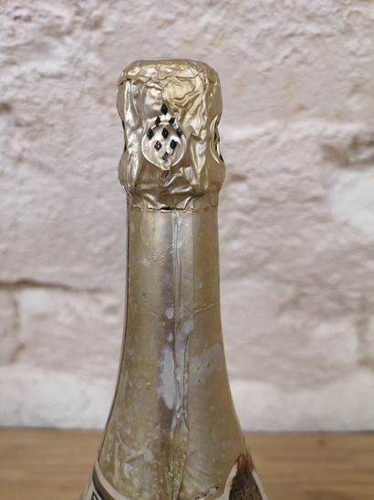 null 1 Magnum CHAMPAGNE Le MESNIL " Blanc de Blancs ", Reserved Selection 1980 Stained...