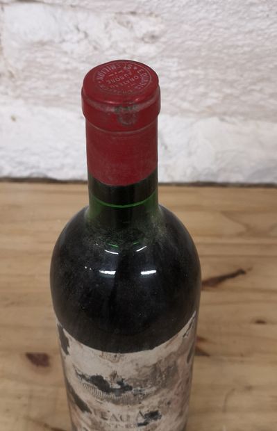 null 1 bouteille Château AUSONE - 1er Gcc (A) Saint Emilion 1973 Etiquette tachée...