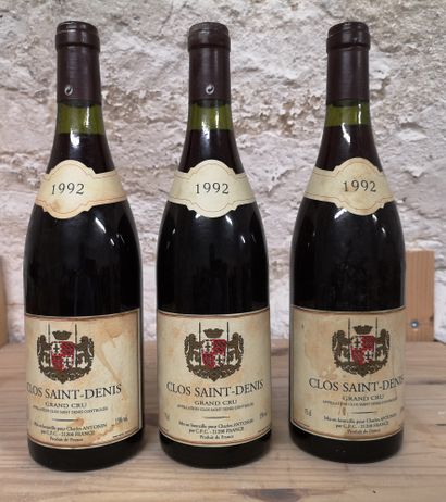 3 bouteilles CLOS SAINT DENIS Grand Cru 1992...