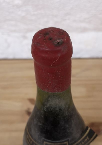 null 1 bouteille CHAMBERTIN Grand Cru 1986 - CAMUS Etiquette légèrement tachée et...
