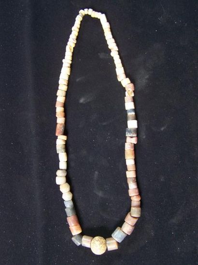 COLLIER en perles néolithique dont amazonite....