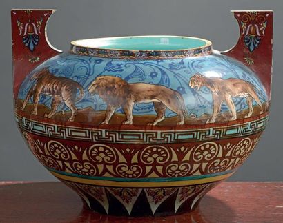 null Important vase de forme globulaire muni de deux anses élevées à décor polychrome...