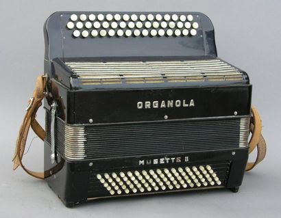 Organola Modèle Musette II. Touches boutons, bakélite noire. (petits accidents)