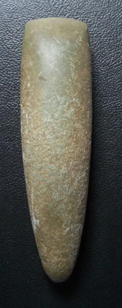 null Grande HACHE polie en pierre verte. Niger, néolithique. L: 23cm