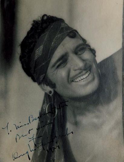 FAIRBANKS (Douglas) Portrait photographique, avec ENVOI AUTOGRAPHE, signé à Barbara...