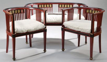 TRAVAIL VIENNOIS SALON se composant d'un canapé deux places et d'une paire de fauteuils...