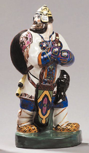 ECOLE RUSSE vers 1900 Guerrier Porcelaine polychrome (petit éclat) H. 28, 5 cm