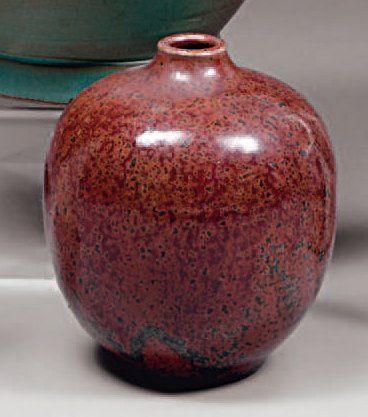 Edmond LACHENAL (1855 - 1930) VASE sphérique en céramique à petit col droit étranglé...
