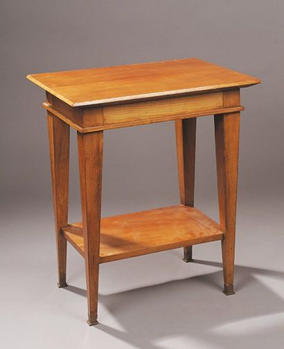 Jacques QUINET (1918 - 1992) (attr. à) PETITE TABLE pouvant former bout de canapé...