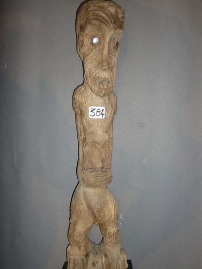 Lot: Un TIKKI Maori, H. 39 cm. HAUT DE LANCE...