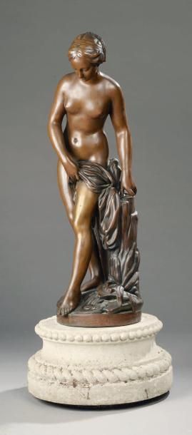 Etienne Maurice FALCONET (1716-1791) D'après Venus pudique Bronze d'édition à patine...