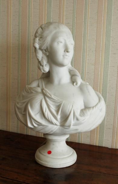 Buste de Madame du Barry en marbre blanc....