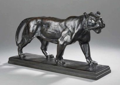 Antoine-Louis BARYE (1795-1875) Tigre marchant Epreuve en bronze à patine foncée,...