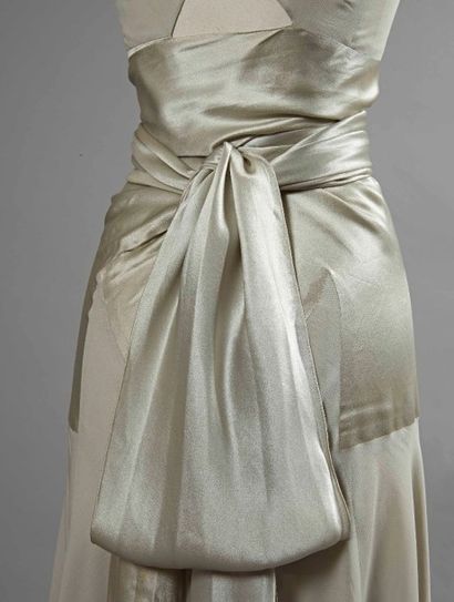 Madeleine VIONNET (attribué à) Robe du soir, vers 1931, corsage décolleté bénitier...