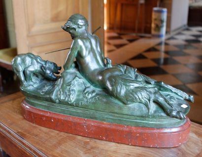 D'après Emmanuel FRÉMIET (1824-1910) 
Pan et oursons
Epreuve en bronze à patine verte,...