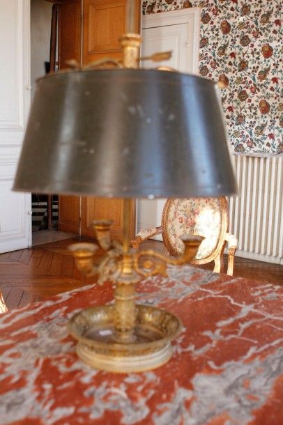 Lampe de bouillotte en bronze à décor de...