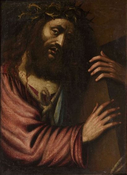 École ESPAGNOLE du XVIIe siècle Le Christ portant sa croix Huile sur toile. (Rentoilage,...