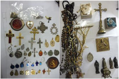 null ENSEMBLE RELIGIEUX Comprenant: - 4 statuettes - 10 chaines et croix métal doré...