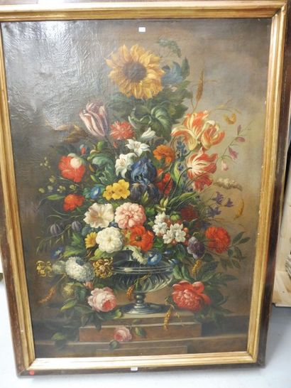 ECOLE FRANC AISE DANS LE GOUT XVIIème ‘’grand bouquet de fleurs dans un vase disposé...