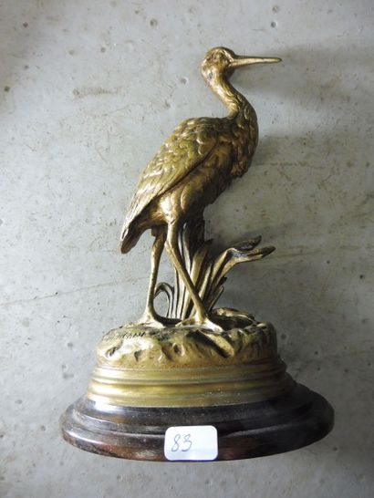 DUBUCAND Alfred – 1828-1894 

‘’la cigogne’’ Bronze à patine dorée Signé sur la terrasse...