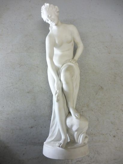 ALLEGRAIN (d’après) ‘’Vénus au bain’’

Biscuit H : 52 cm Travail de la Maison SAMSON...