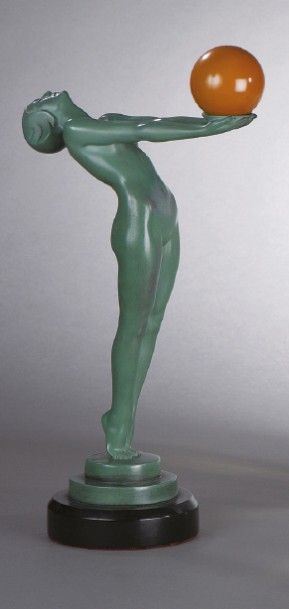 MAX LE VERRIER (1891-1973) 
La Clarté, femme nue tenant une sphère
Epreuve en métal...