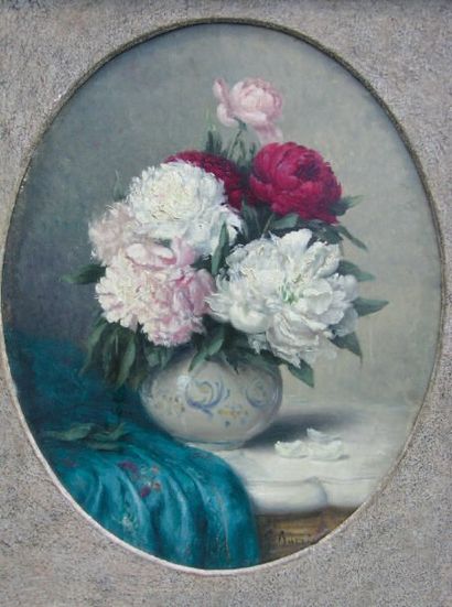 BARRIER GUSTAVE (1871-1953) Bouquet de pivoines. Huile sur panneau ovale, signée...